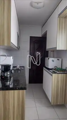 Cozinha Ampla com Armários  
