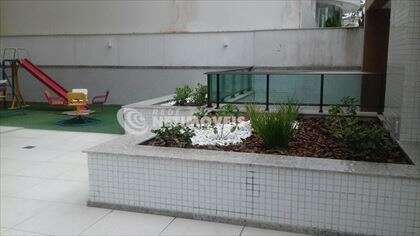PARQUINHO E JARDIM
