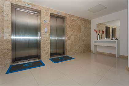 HALL DE ELEVADORES