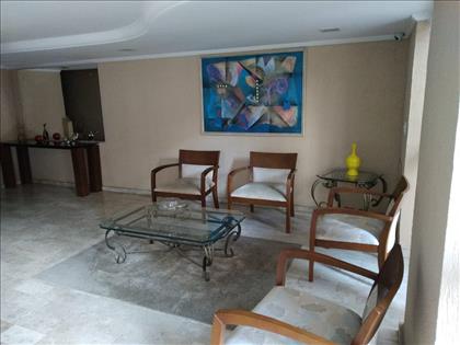 Hall de entrada decorado.