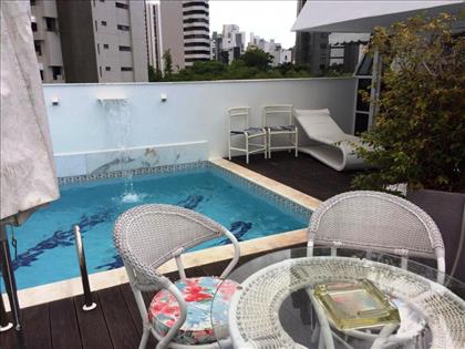 pavimento superior área da piscina