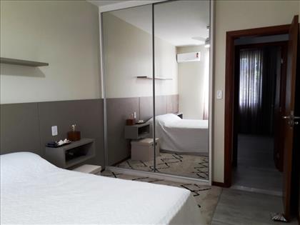 suite, armários com espelho