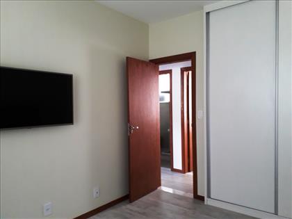quarto 2, com armários novos