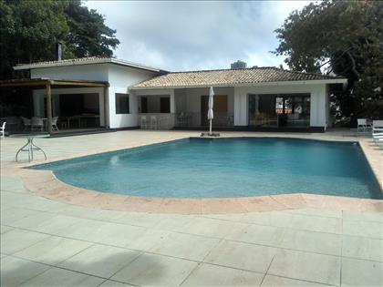 PISCINA COM ESPAÇO GOURMET