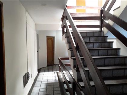 escada de acesso ao apartamento