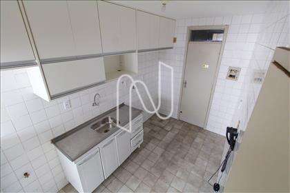 Cozinha com armários