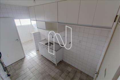 Cozinha com área de serviço