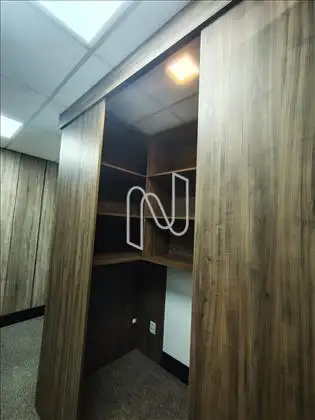 Sala com armários 