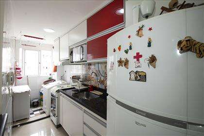 Cozinha com área de serviço