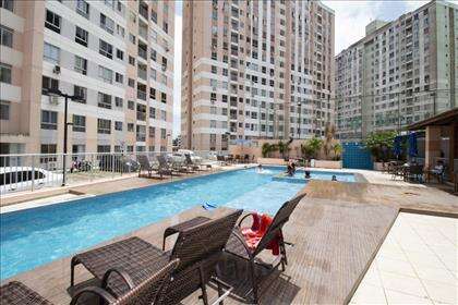 Piscina com raia