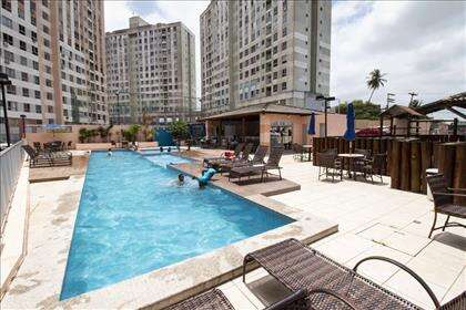 Piscina com raia