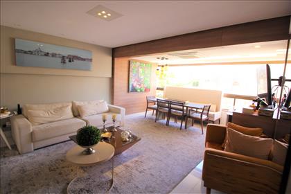 Sala de estar com varanda integrada