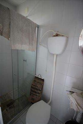 Banheiro da área de serviço