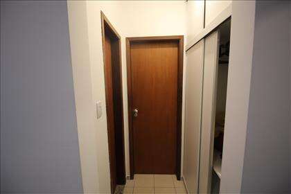 Corredor com armário
