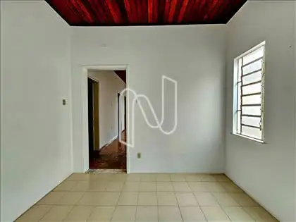     Casa comercial/área interna.