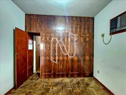     Casa comercial/área interna.