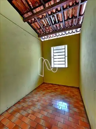     Casa comercial/área interna.