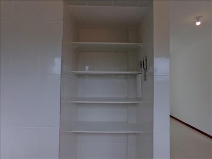 PRATELEIRAS NA COZINHA
