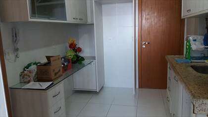 Cozinha e porta de serviço