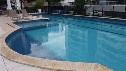 Piscina com raia