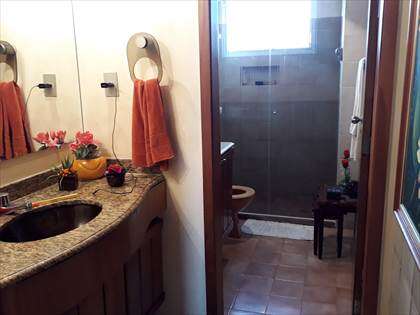 Lavabo e banheiro social