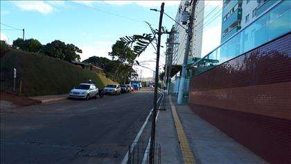 Rua de acesso ao prédio
