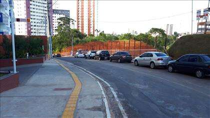 Rua de acesso ao prédio
