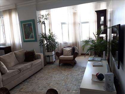 Sala de estar com varanda incorporada
