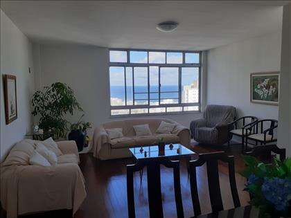 Sala com vista mar