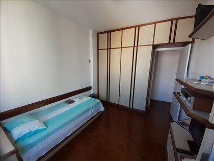 Quarto 1, armários