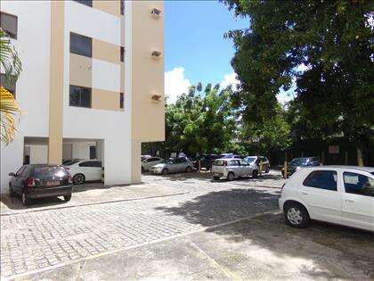 ÁREA DE ESTACIONAMENTO