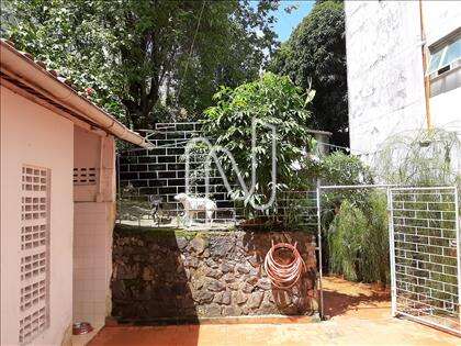  Área de serviço e acesso ao terreno (fundo)