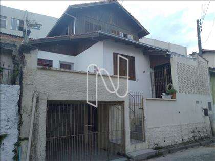 fachada e vaga de garagem