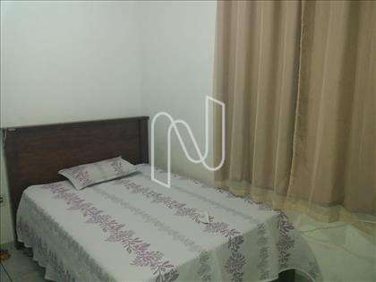 possui 03 quartos sendo suite 